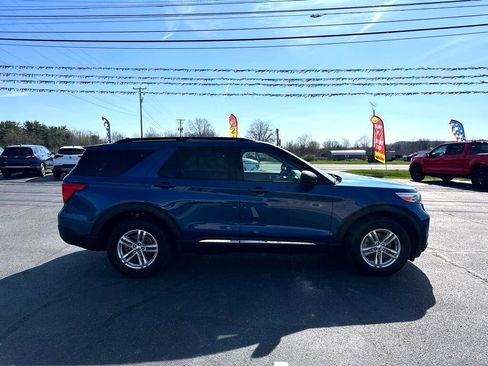 Used 2022 Ford Explorer XLT w/ Equipment Group 202A image 6