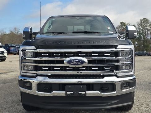 Used 2025 Ford F250 Lariat w/ Chrome Package image 8