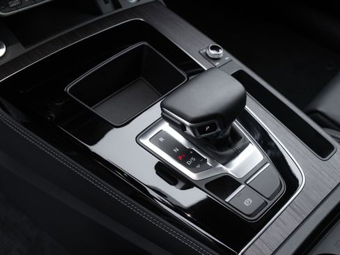 Certified 2025 Audi Q5 2.0T Premium Plus w/ Premium Plus Package image 19