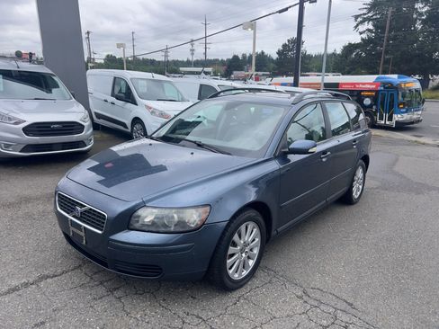 Used 2005 Volvo V50 2.4i image 1