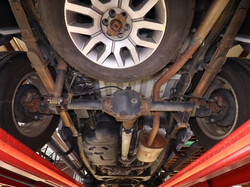 Used 2011 Nissan Frontier SL image 43