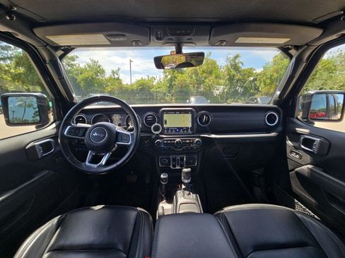 Used 2021 Jeep Wrangler Unlimited Sahara w/ Cold Weather Group AWD/4WD image 18