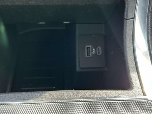 Used 2022 Ford Edge Titanium AWD/4WD image 31