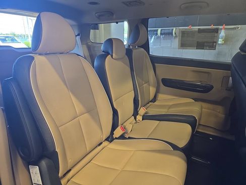 Used 2015 Kia Sedona SX FWD image 12