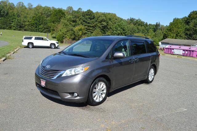 Used 2015 Toyota Sienna XLE Premium AWD/4WD image 65