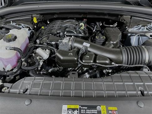 New 2025 Jeep Grand Cherokee L Limited w/ Luxury Tech Group II image 18