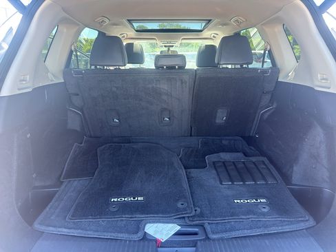 Certified 2024 Nissan Rogue SV w/ SV Premium Package AWD/4WD image 36