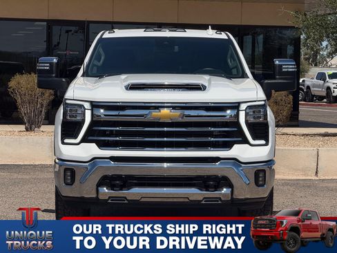 Used 2025 Chevrolet Silverado 3500 LTZ AWD/4WD image 2