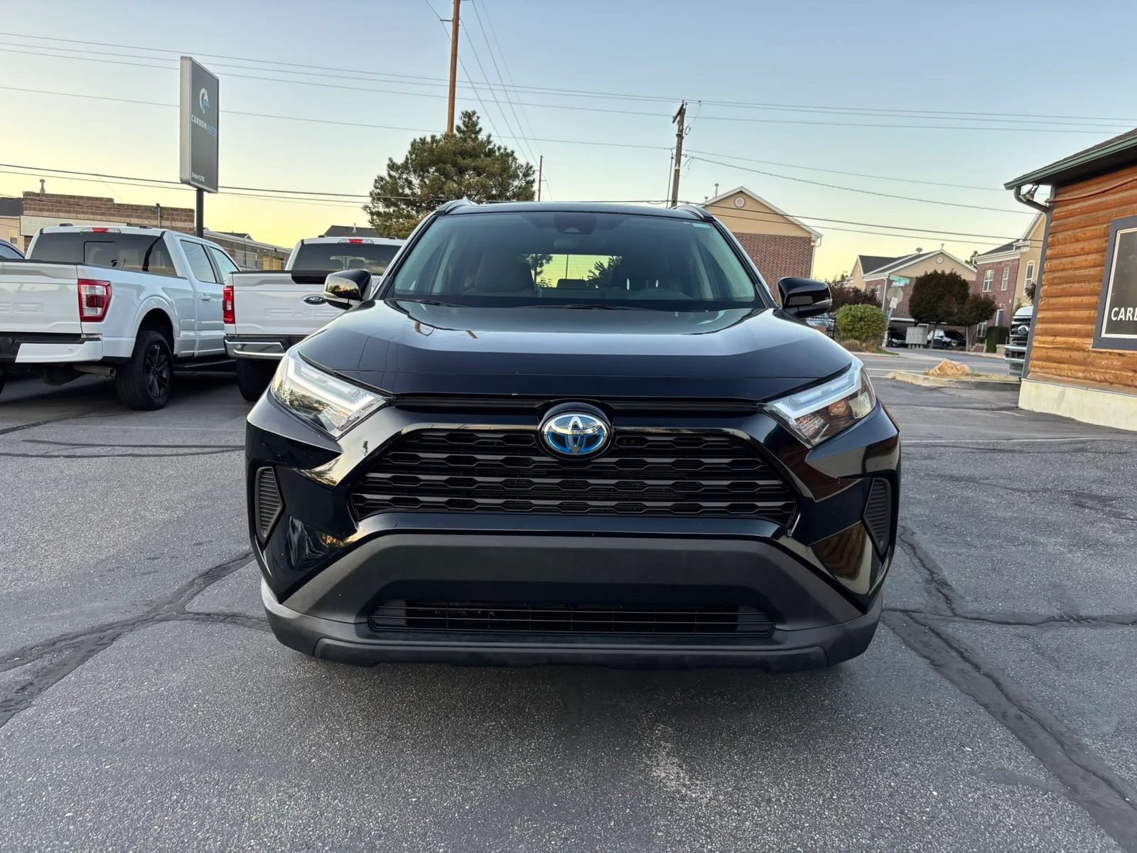 Used 2024 Toyota RAV4 XLE AWD/4WD image 2