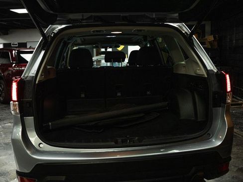 Used 2022 Subaru Forester Premium image 7