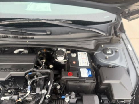 Used 2023 Hyundai Elantra Limited FWD image 40