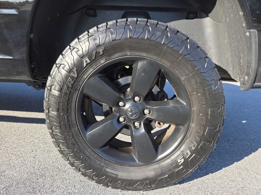 Used 2014 RAM 1500 Express w/ Black Ram 1500 Express Group AWD/4WD image 27