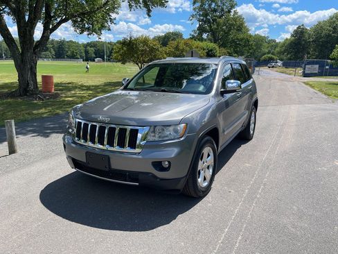 Used 2012 Jeep Grand Cherokee Limited AWD/4WD image 5