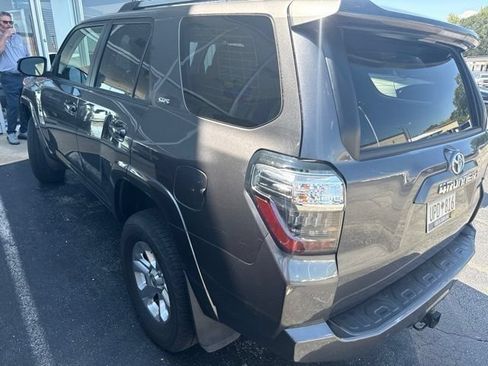Used 2021 Toyota 4Runner SR5 Premium w/ Moonroof Package AWD/4WD image 9