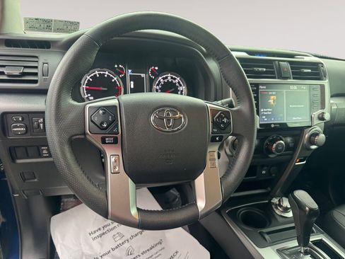 Used 2022 Toyota 4Runner TRD Sport AWD/4WD image 12