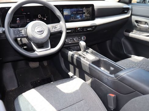 Used 2025 Nissan Kicks SV w/ Charging Package AWD/4WD image 4