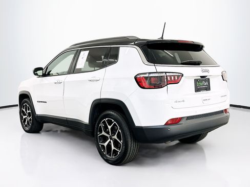 Used 2025 Jeep Compass Limited AWD/4WD image 5