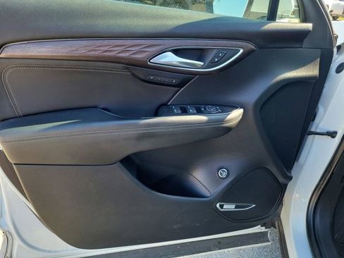 Used 2021 Buick Envision Avenir w/ Technology Package II AWD/4WD image 22