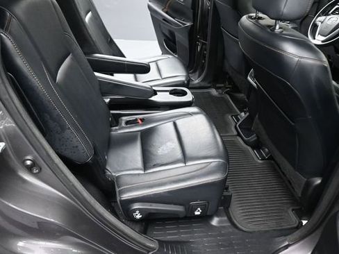 Used 2015 Toyota Highlander XLE AWD/4WD image 16