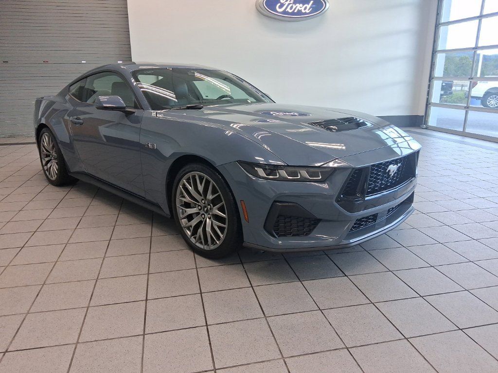Used 2025 Ford Mustang GT Premium RWD image 1