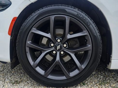 Used 2019 Dodge Charger SXT w/ Blacktop Package RWD image 2