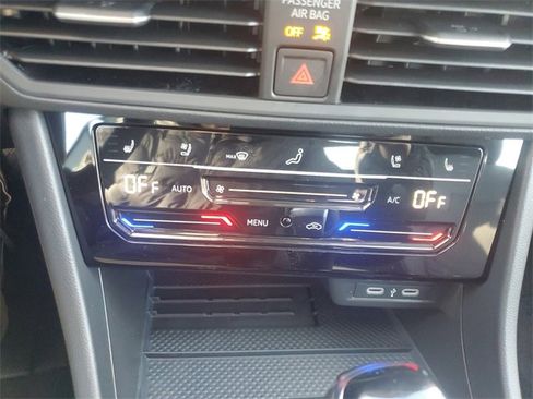 New 2026 Volkswagen Jetta SEL image 25