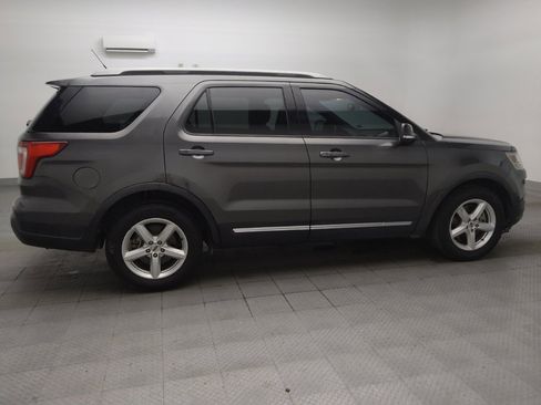Used 2018 Ford Explorer XLT w/ Equipment Group 201A FWD image 10