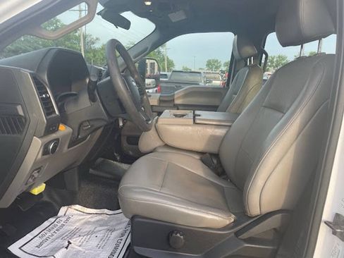 Used 2022 Ford F550 4x4 Crew Cab Super Duty w/ Power Equipment Group image 10