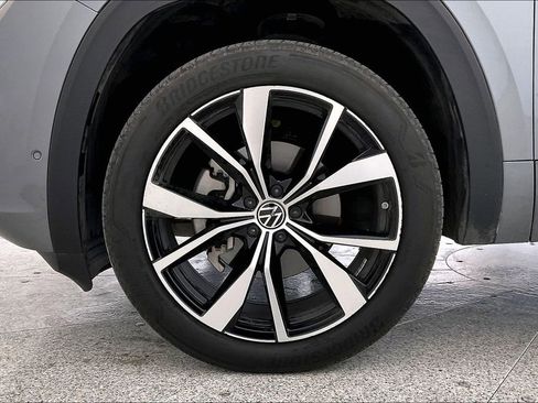 Used 2024 Volkswagen Atlas Cross Sport SEL Premium R-Line image 12