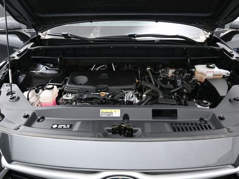 Certified 2020 Toyota Highlander XLE image 39