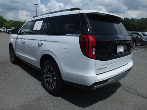Used 2025 Ford Expedition Platinum AWD/4WD image 5