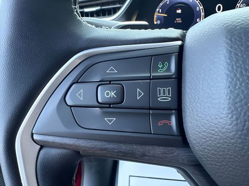 Used 2025 Jeep Grand Cherokee L Limited image 18