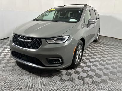 Used 2022 Chrysler Pacifica Limited