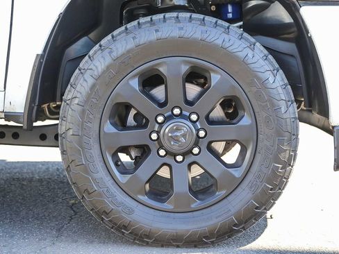 Used 2019 RAM 2500 Big Horn w/ Night Edition image 11