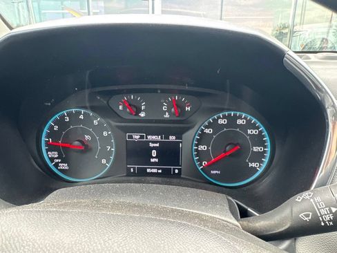 Used 2020 Chevrolet Equinox LS w/ LPO, Floor Liner Package AWD/4WD image 10