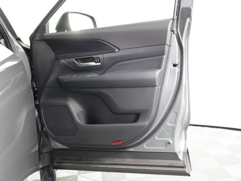 Used 2025 Toyota Grand Highlander AWD Hybrid image 21