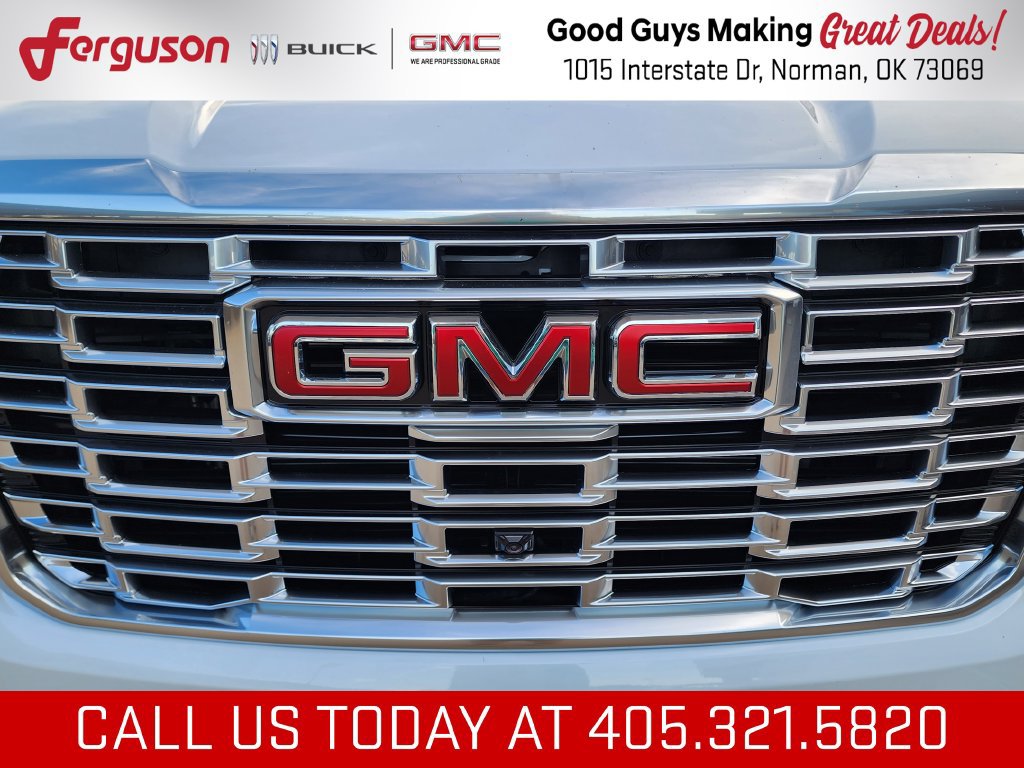 New 2026 GMC Yukon Denali w/ Denali Reserve Package AWD/4WD image 9