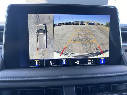 Used 2023 Chevrolet Tahoe Z71 w/ Z71 Off-Road Package AWD/4WD image 17