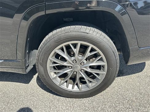 Used 2022 Jeep Grand Cherokee L Summit w/ Luxury Tech Group V image 30