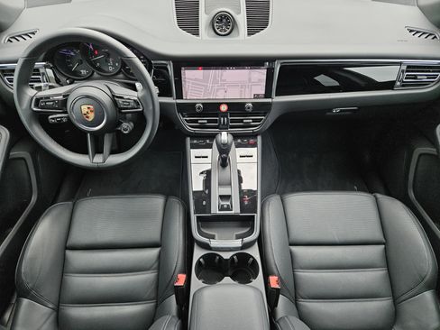 Used 2026 Porsche Macan image 24