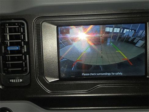 Used 2023 Ford Bronco Black Diamond image 17