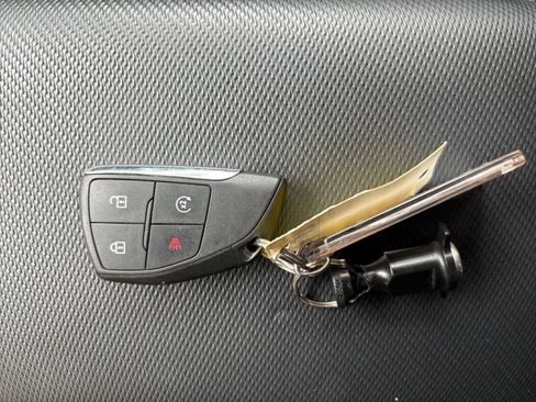 Used 2025 Chevrolet Equinox LT FWD image 22