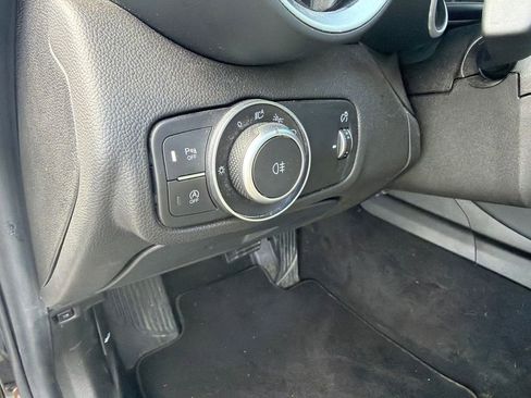 Used 2020 Alfa Romeo Giulia AWD w/ Cold Weather Package image 18