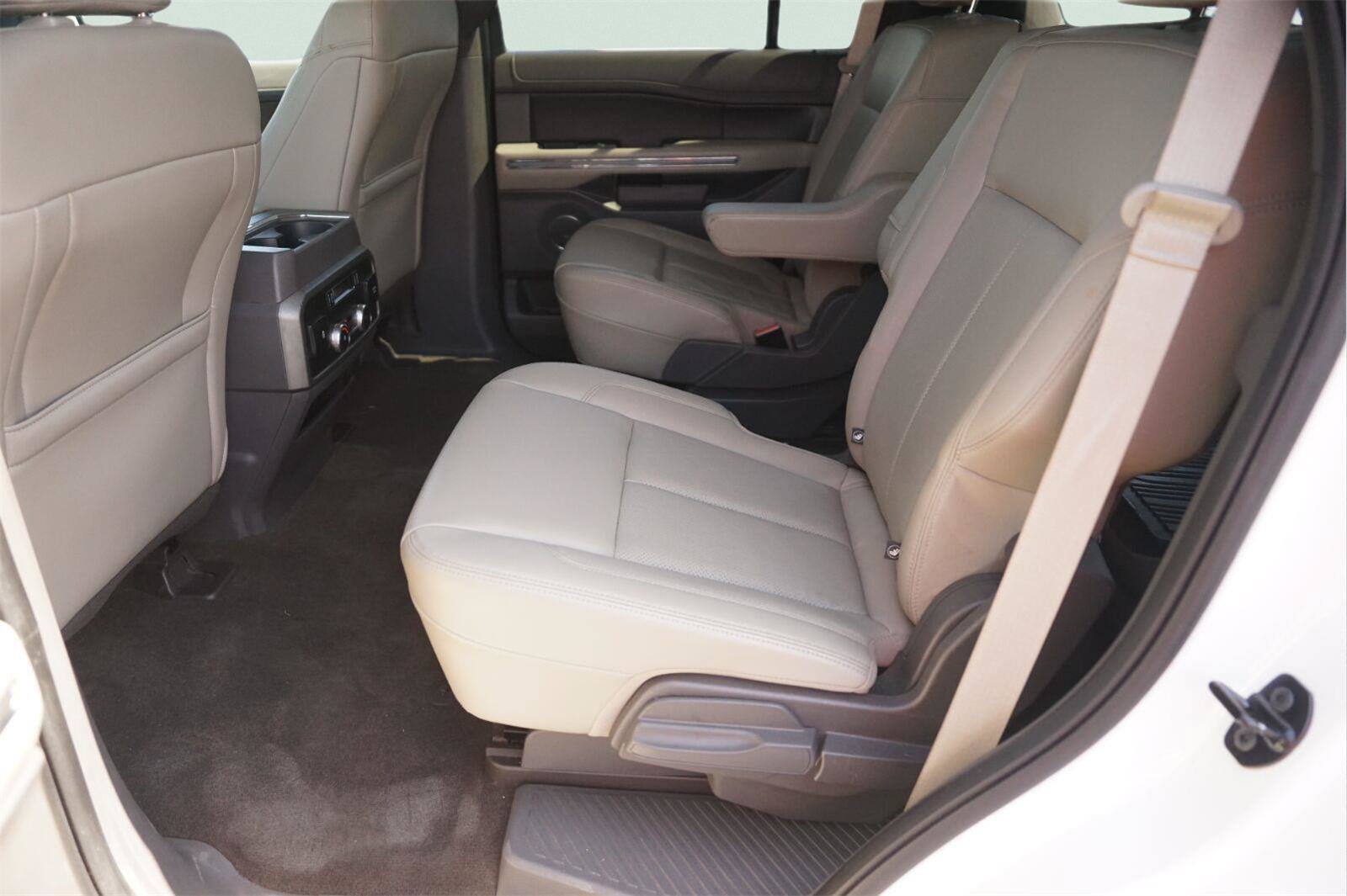 Used 2020 Ford Expedition XLT w/ Equipment Group 202A RWD image 13