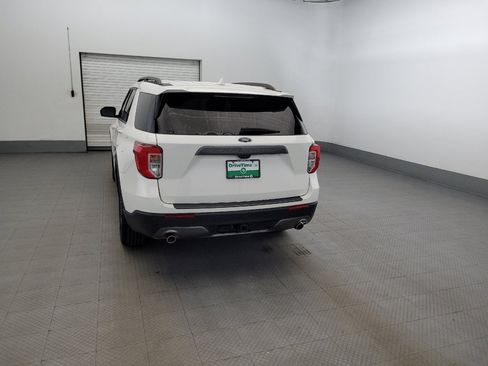 Used 2022 Ford Explorer XLT w/ Equipment Group 202A AWD/4WD image 6