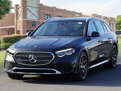 New 2026 Mercedes-Benz E 450 4MATIC All-Terrain Wagon image 4