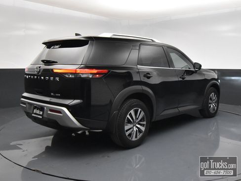 Used 2025 Nissan Pathfinder SL image 50
