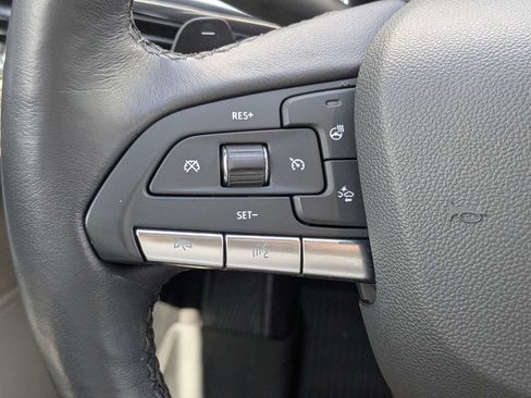 Used 2023 Cadillac XT4 Luxury w/ Cold Weather Package FWD image 27