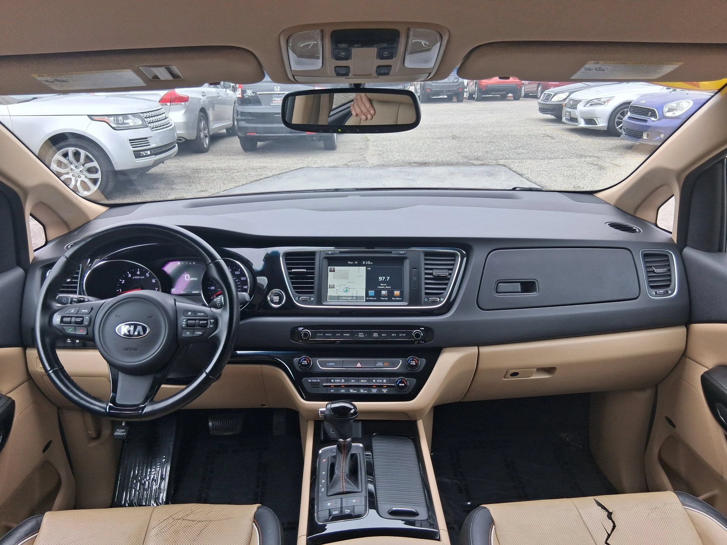 Used 2016 Kia Sedona SX FWD image 16