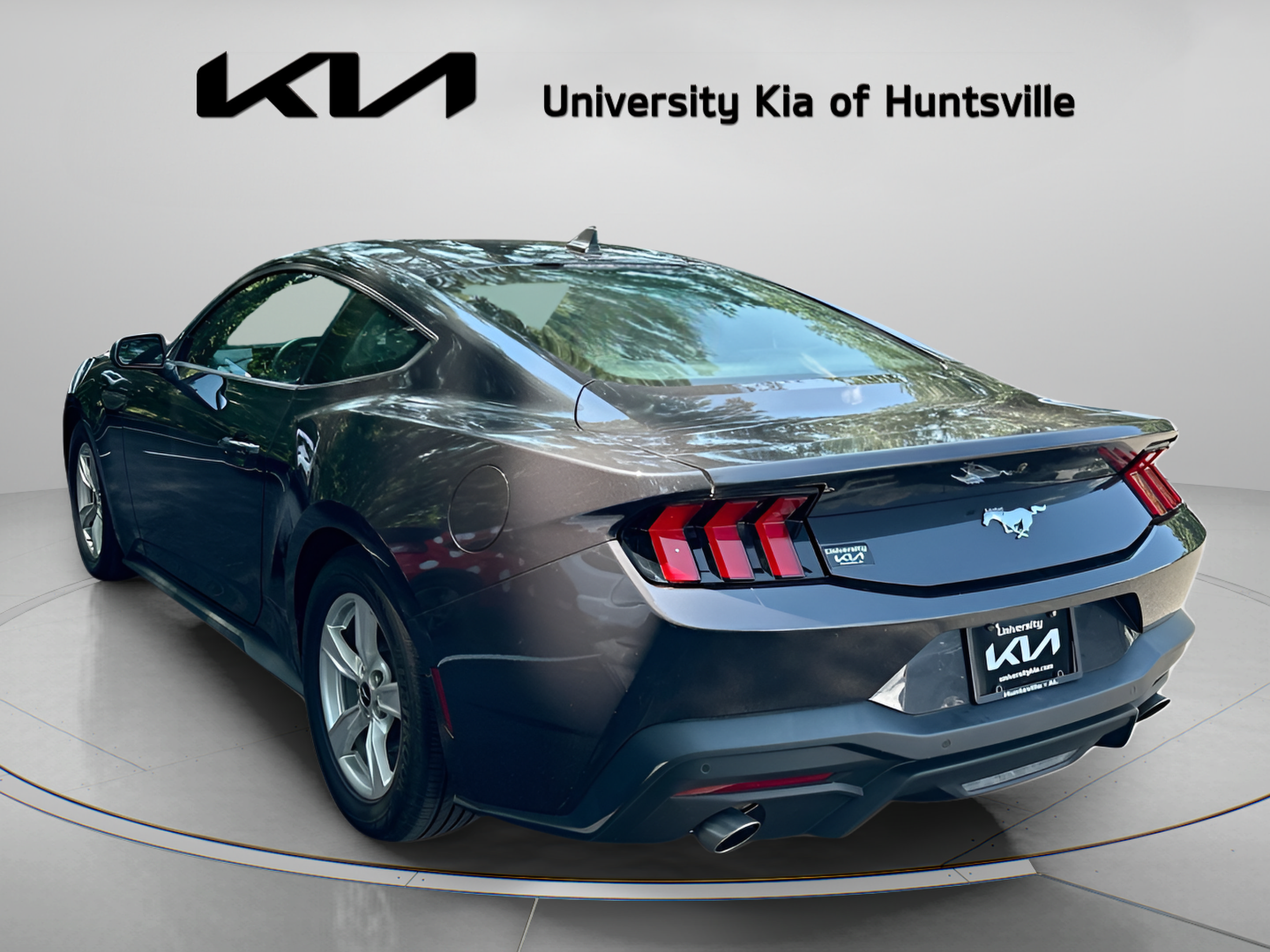 Used 2024 Ford Mustang Coupe RWD image 6